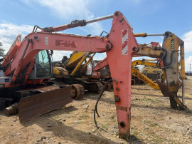 Brat excavator pe roti Fiat Kobelco E175W