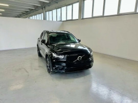 VOLVO XC40, la pret mic