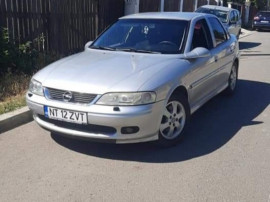 Dezmembrez Opel Vectra