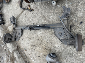Macara geam dreapta fata Dacia Duster