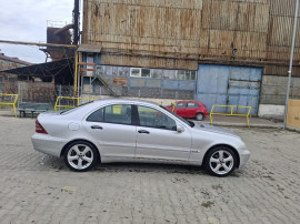 Mercedes Benz C200, an 2005, motorina = Posibilitate rate