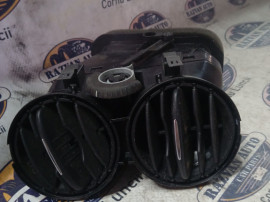 Grila ventilatie stanga Volkswagen Tiguan 2008