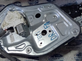 Macara geam dreapta fata Skoda Yeti 2013