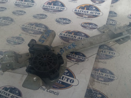 Macara geam stanga spate Dacia Duster 2013