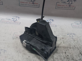 Broasca stanga fata Nissan Juke 2013