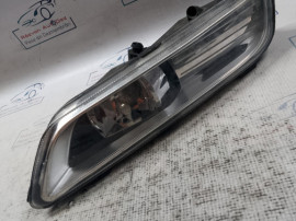 Proiector dreapta Volkswagen Passat B7 2007