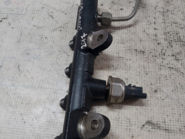 Rampa injectoare Dacia Duster 2017