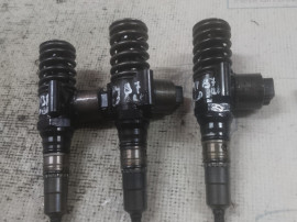 Injector Audi A4 B7 2.0 2009
