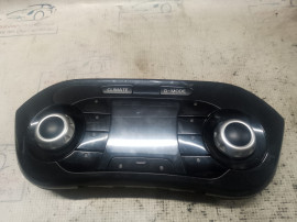 Panou comanda clima Nissan Juke 2011