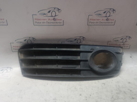 Grila proiector stanga Audi A4 B8 2010