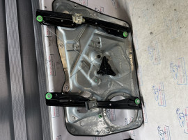 Macara geam stanga fata Volkswagen Tiguan 2015