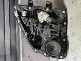 Macara geam stanga spate Volkswagen Touareg 2012