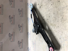 Macara geam stanga fata BMW Seria 2 F46 2015