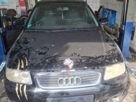 Dezmembrez Audi A3 1.6 benzina