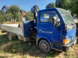 Nissan CABSTAR, cu macara