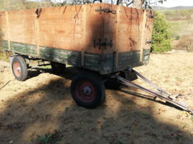 Remorca cu fräne fatä si spate