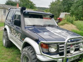 Mitsubishi Pajero 2.5 off road