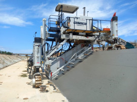 Gomaco Commander III Finisor