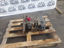 Pompă hidraulică Komatsu 708-2L-41121 pentru excavator pe senile Komatsu PC 210
