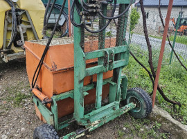 Cărucior hidraulic pentru transport struguri,fructe,legume si cereale,