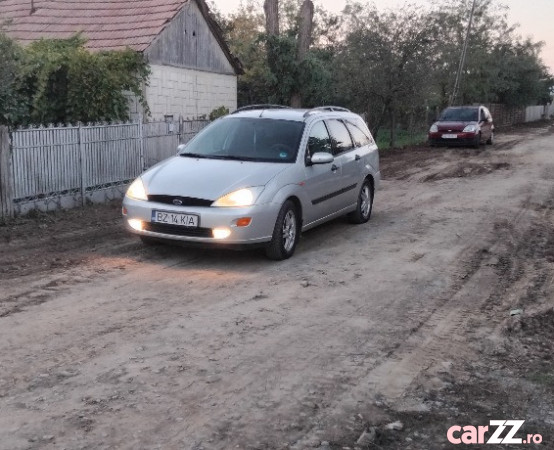 Ford Focus benzina