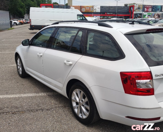 Skoda Octavia Combi Diesel 1.6 TDI DSG Style