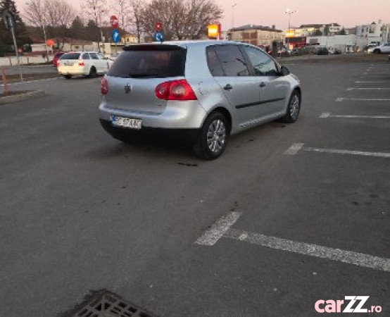 VW Golf 5 1.6 benzina