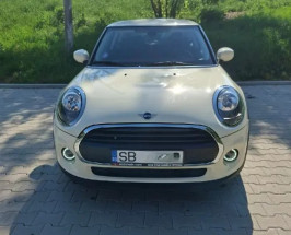 MINI One 2020 — imagine 10